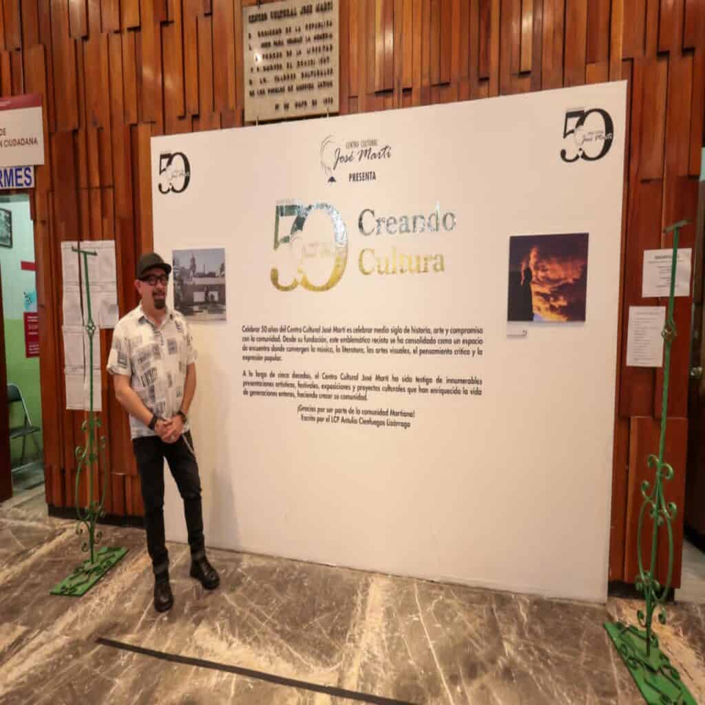 Exposición fotográfica 50 años del Centro Cultural José Martí muestra revelador.